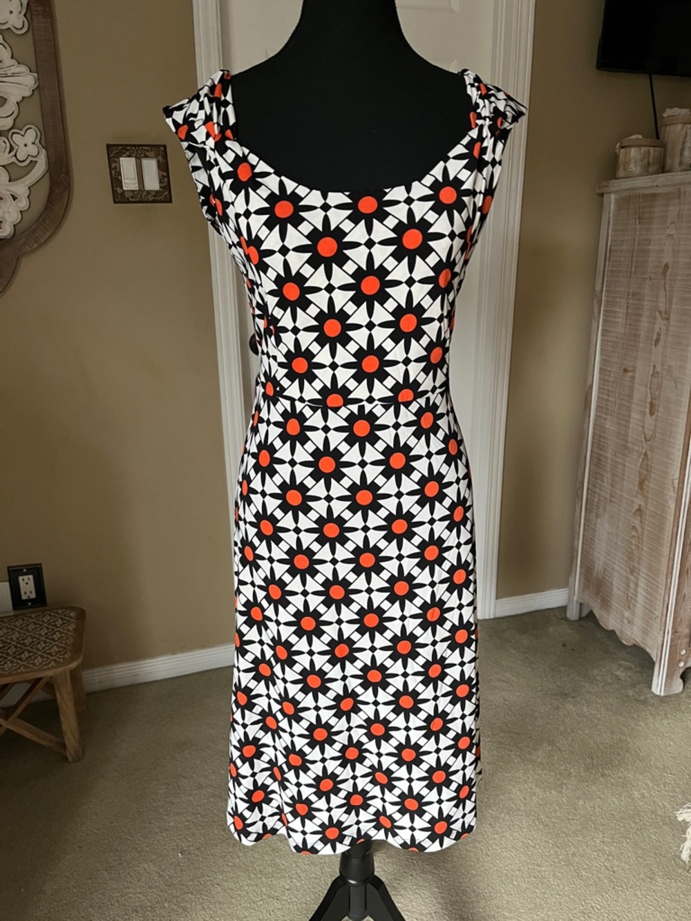Sleeveless Black & White Midi Dress with Orange Dot Pattern, Size XL